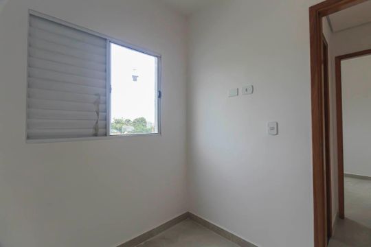 Quarto 1 de apartamento para alugar com 2 quartos, 48m² em Jardim Caguassu, São Paulo