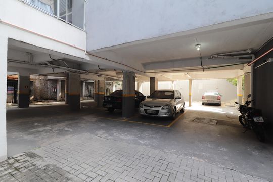 Garagem de apartamento para alugar com 2 quartos, 39m² em Itaquera, São Paulo