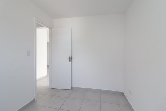 Quarto 2 de apartamento para alugar com 2 quartos, 39m² em Itaquera, São Paulo
