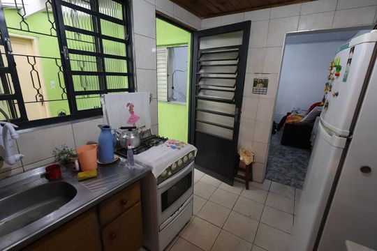 Cozinha de casa para alugar com 1 quarto, 40m² em Jardim Oriental, São Paulo