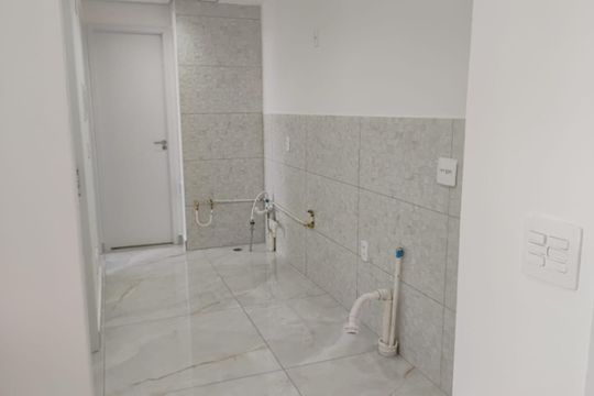 Cozinha de apartamento para alugar com 2 quartos, 34m² em Vila Guilhermina, São Paulo