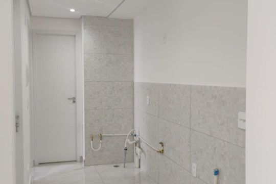 Cozinha de apartamento para alugar com 2 quartos, 34m² em Vila Guilhermina, São Paulo