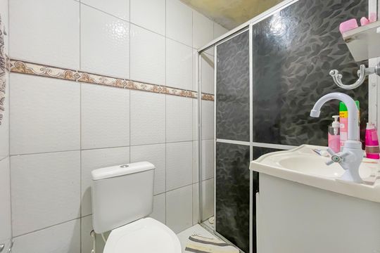 Banheiro de casa à venda com 2 quartos, 148m² em Jardim das Flores, Osasco