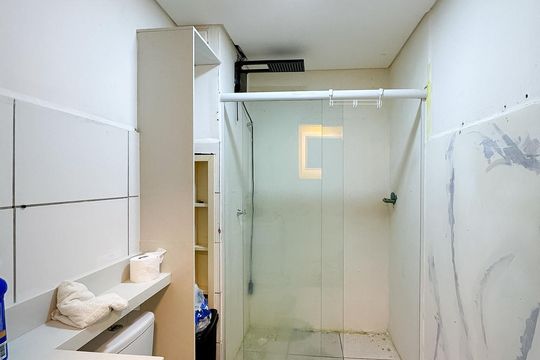 Banheiro de apartamento para alugar com 1 quarto, 49m² em Vargem do Bom Jesus, Florianópolis