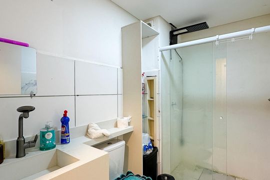Banheiro de apartamento para alugar com 1 quarto, 49m² em Vargem do Bom Jesus, Florianópolis