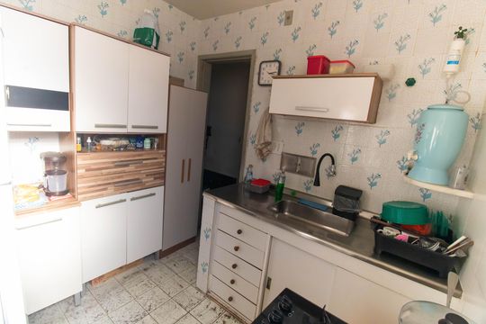 Cozinha e Área de Serviço de apartamento à venda com 2 quartos, 52m² em Santa Rosa, Niterói
