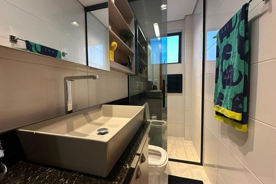 Banheiro Social de apartamento à venda com 3 quartos, 198m² em Inconfidentes, Contagem