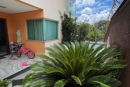 Área Externa de casa à venda com 3 quartos, 180m² em Vila Rica, Lagoa Santa