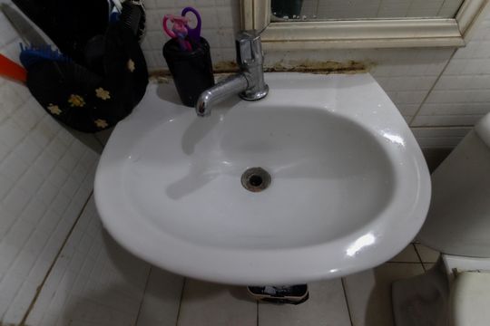 Banheiro de apartamento para alugar com 2 quartos, 50m² em Jardim Zelia, Itaquaquecetuba