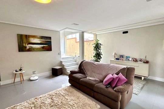 Sala de casa à venda com 3 quartos, 240m² em Vila Moreira, Guarulhos