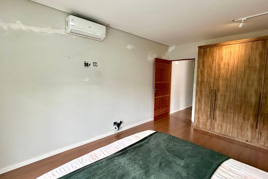 Quarto Suíte 1 de casa à venda com 3 quartos, 240m² em Vila Moreira, Guarulhos