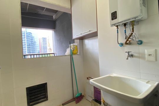 Área de Serviço de apartamento para alugar com 2 quartos, 73m² em Pinheiros, São Paulo