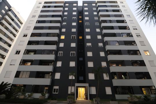 Fachada do bloco de apartamento à venda com 2 quartos, 49m² em Centro, Canoas