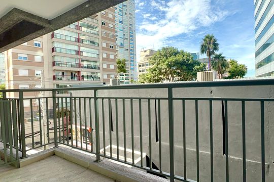 Varanda de kitnet/studio à venda com 1 quarto, 31m² em Pinheiros, São Paulo