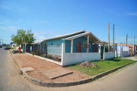 Fachada de casa à venda com 2 quartos, 30m² em Campina, São Leopoldo