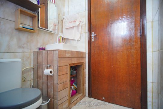 Banheiro de casa à venda com 2 quartos, 30m² em Campina, São Leopoldo