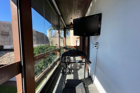 Varanda da Suíte 3 de casa para alugar com 5 quartos, 539m² em Butantã, São Paulo