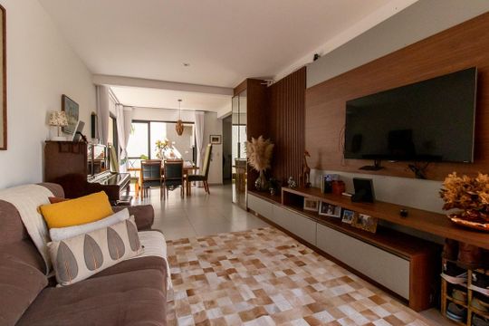 Casa à venda com 3 quartos, 129m² em Santo Inácio, Curitiba
