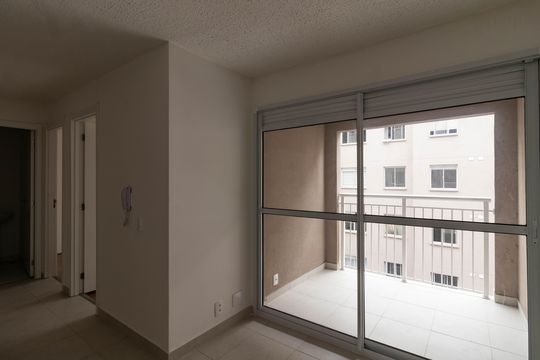 Sala de apartamento para alugar com 2 quartos, 34m² em Parque Industrial Tomas Edson, São Paulo