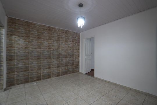 Sala de casa para alugar com 2 quartos, 120m² em Vila Ema, São Paulo