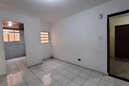 Sala de apartamento para alugar com 2 quartos, 55m² em Jardim Aracare, Itaquaquecetuba