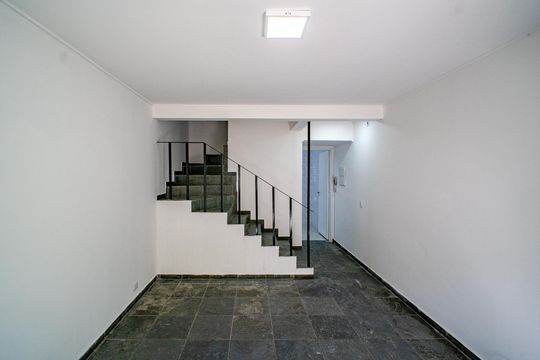 Sala de casa de condomínio à venda com 2 quartos, 128m² em Jardim Ester, São Paulo