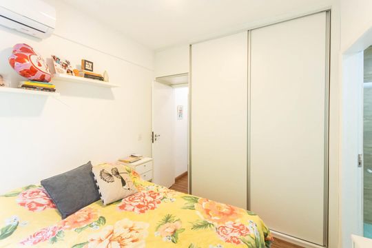 Suíte de apartamento à venda com 2 quartos, 80m² em Grajaú, Rio de Janeiro