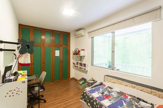 Quarto  de apartamento à venda com 2 quartos, 80m² em Grajaú, Rio de Janeiro