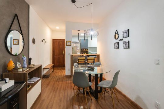 Sala de apartamento à venda com 2 quartos, 80m² em Grajaú, Rio de Janeiro