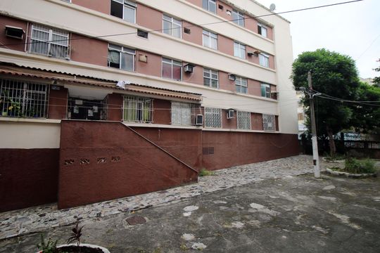 Fachada do Prédio de apartamento à venda com 1 quarto, 60m² em Cordovil, Rio de Janeiro