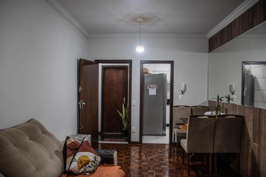 Sala 1 de apartamento à venda com 3 quartos, 85m² em Cinquentenario, Belo Horizonte