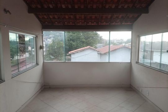 Área externa de casa à venda com 2 quartos, 130m² em Ingá, Betim