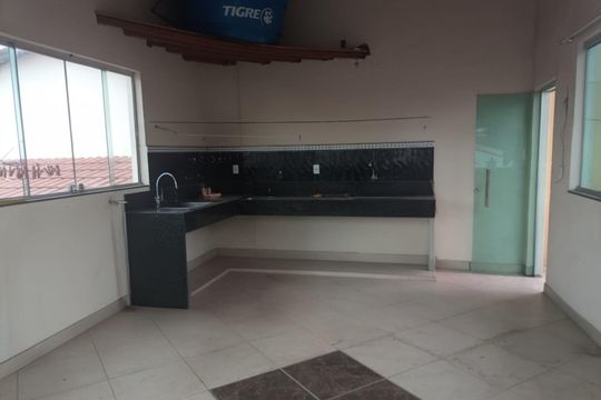 Área externa de casa à venda com 2 quartos, 130m² em Ingá, Betim