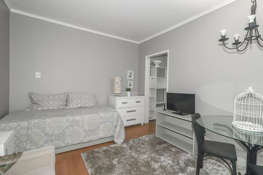 Sala de apartamento à venda com 1 quarto, 45m² em Bela Vista, Porto Alegre