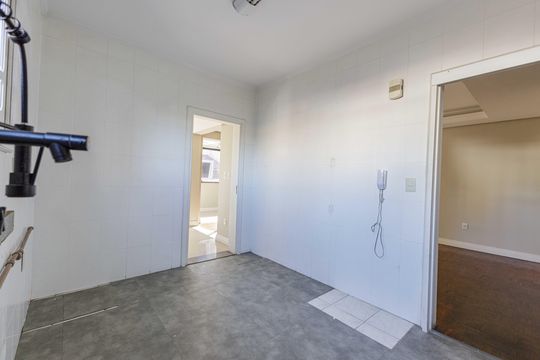 Cozinha de apartamento à venda com 3 quartos, 137m² em Boa Vista, Porto Alegre