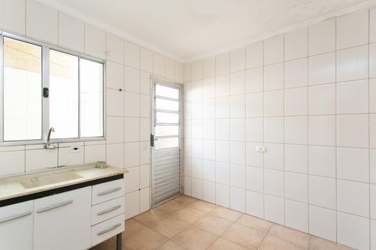 Cozinha  de casa para alugar com 1 quarto, 35m² em Jardim Brasilia, São Paulo