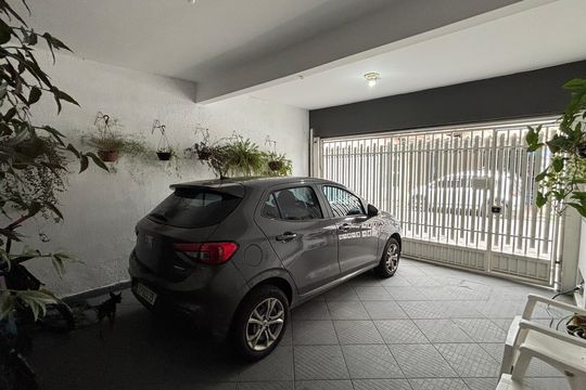 Garagem de casa à venda com 3 quartos, 202m² em Parque Novo Oratório, Santo André
