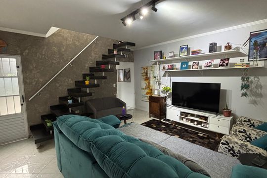 Casa à venda com 3 quartos, 202m² em Parque Novo Oratório, Santo André