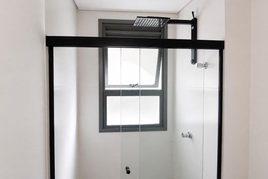 Banheiro de kitnet/studio à venda com 1 quarto, 23m² em Cerqueira César, São Paulo
