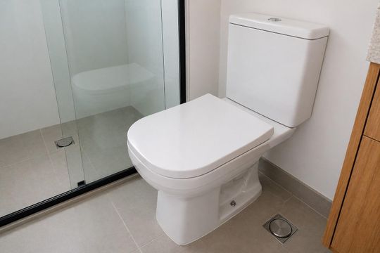 Banheiro de kitnet/studio à venda com 1 quarto, 23m² em Cerqueira César, São Paulo