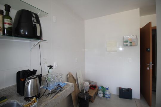 Cozinha de apartamento à venda com 2 quartos, 45m² em Humaitá, Porto Alegre
