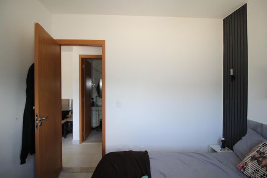 Quarto 1 de apartamento à venda com 2 quartos, 45m² em Humaitá, Porto Alegre