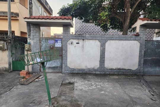 Fachada de casa para alugar com 2 quartos, 146m² em Trindade, São Gonçalo
