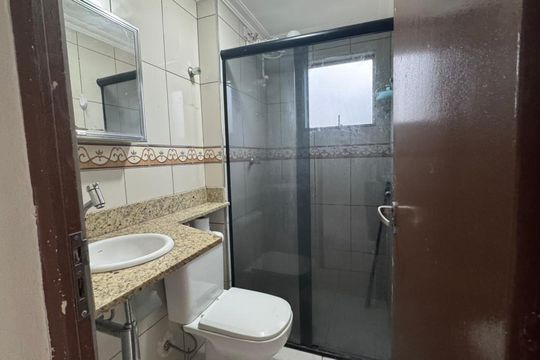 Banheiro de apartamento à venda com 2 quartos, 54m² em Jardim Umarizal, São Paulo