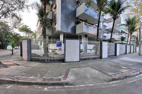 Fachada de apartamento para alugar com 3 quartos, 205m² em Recreio dos Bandeirantes, Rio de Janeiro