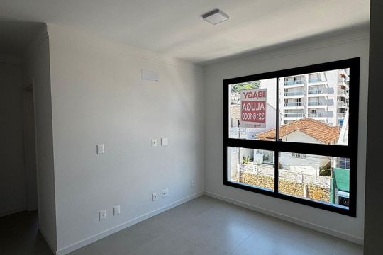 Quarto de apartamento para alugar com 2 quartos, 70m² em Centro, Florianópolis