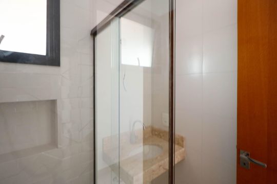 Banheiro de apartamento para alugar com 1 quarto, 28m² em Vila Gustavo, São Paulo
