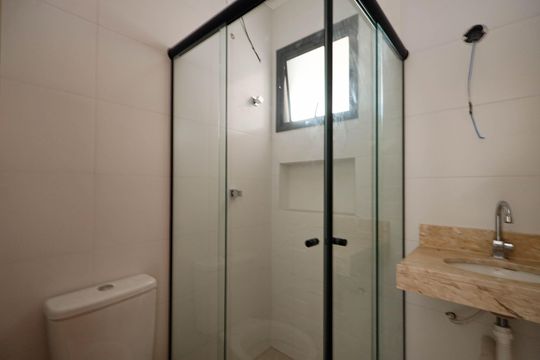 Banheiro de apartamento para alugar com 1 quarto, 28m² em Vila Gustavo, São Paulo
