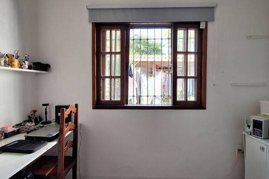 Quarto 2 de casa à venda com 2 quartos, 194m² em Itaipu, Niterói