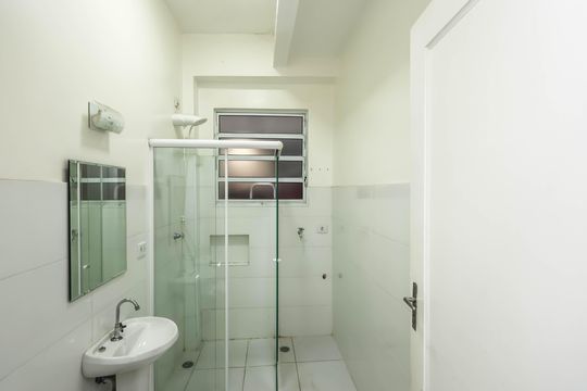 Banheiro de apartamento para alugar com 1 quarto, 45m² em Vila Clementino, São Paulo